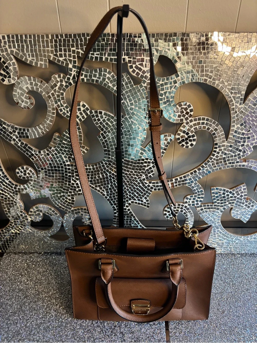 🌟Michael Kors Brown Women’s Handbag with Matching Wallet